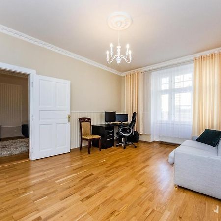 Апартаменти Prostorny Tripokojovy Apartman U Nabrezi Vltavy Прага Екстер'єр фото