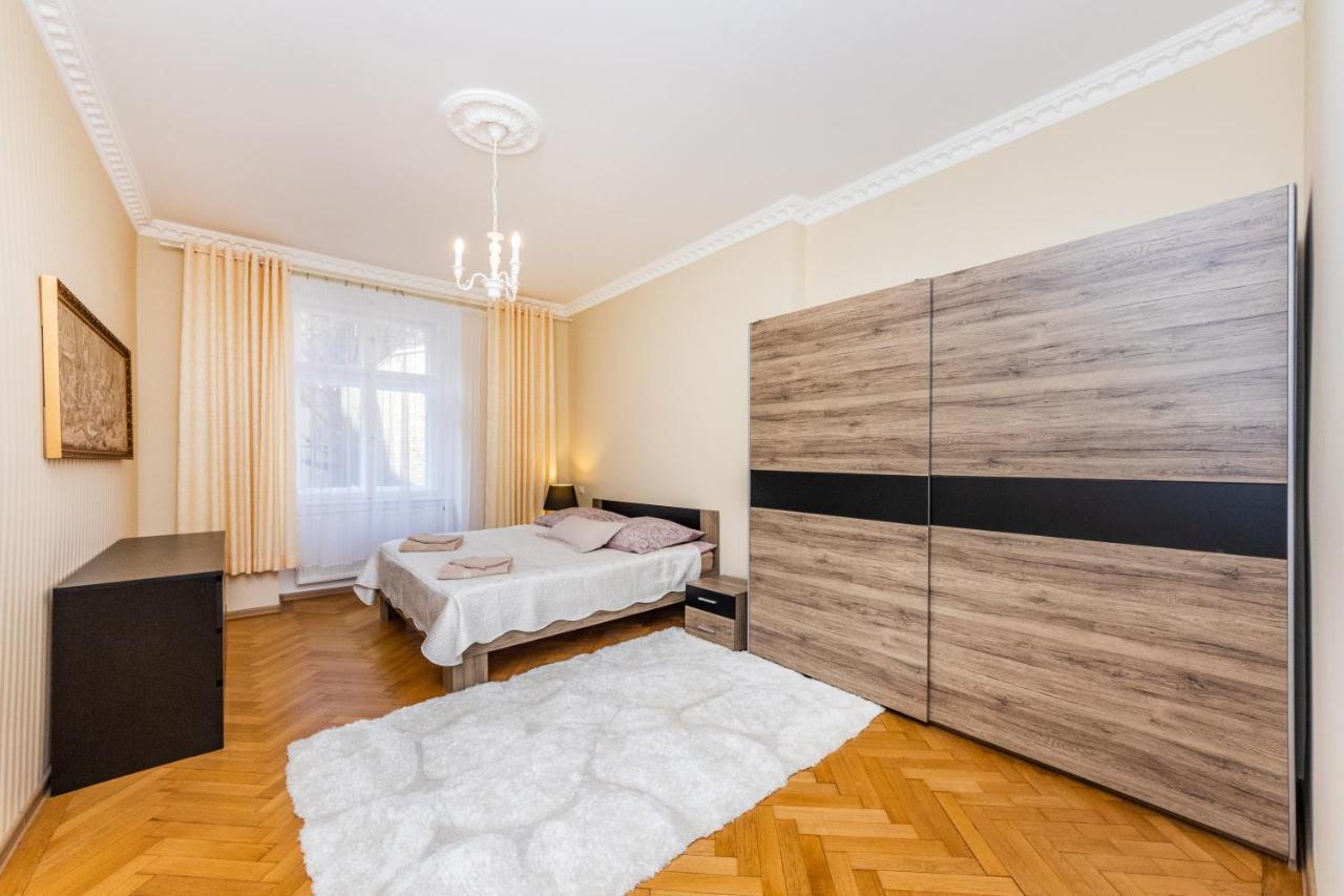 Апартаменти Prostorny Tripokojovy Apartman U Nabrezi Vltavy Прага Екстер'єр фото